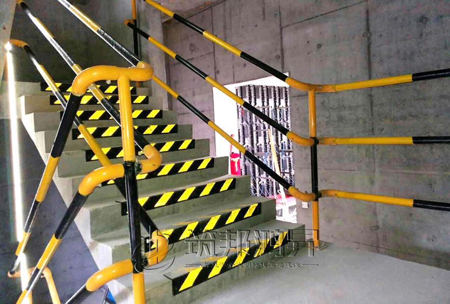 建筑工地楼梯防护栏杆图片